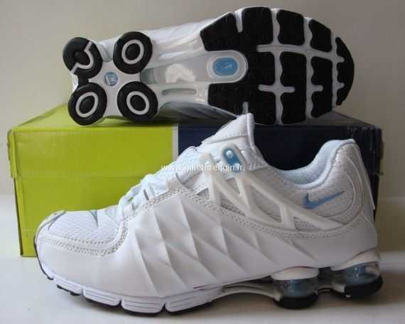 Blanc Nike Shox 3903